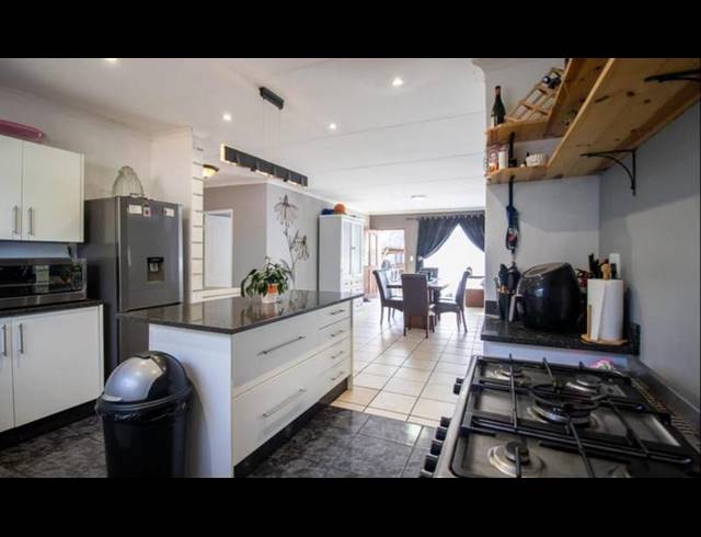 3 BEDROOM HOUSE FOR SALE IN RISANA